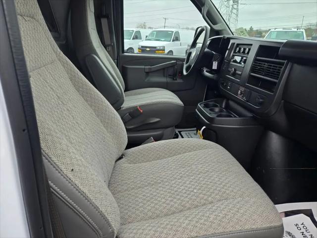 2026 Chevrolet Express Cargo Van 2500 Regular Wheelbase, WT, RWD