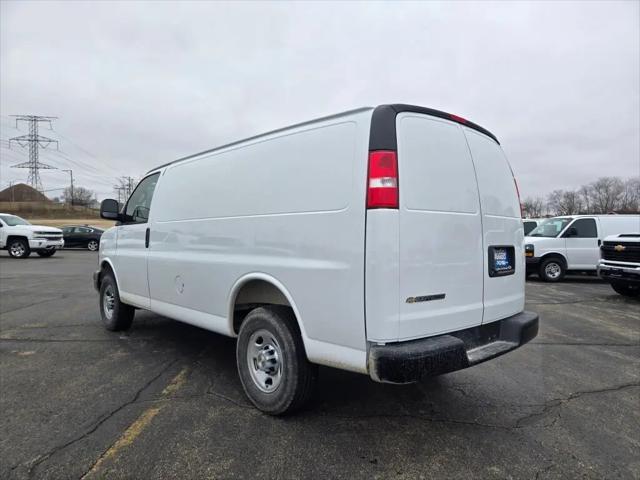2026 Chevrolet Express Cargo Van 2500 Regular Wheelbase, WT, RWD