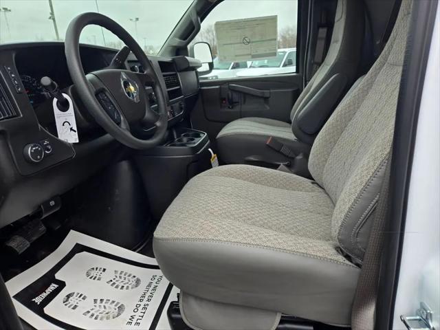 2026 Chevrolet Express Cargo Van 2500 Regular Wheelbase, WT, RWD