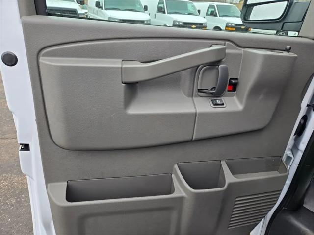 2026 Chevrolet Express Cargo Van 2500 Regular Wheelbase, WT, RWD