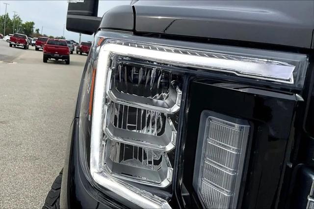 2023 GMC Sierra 2500HD 4WD Crew Cab Standard Bed AT4
