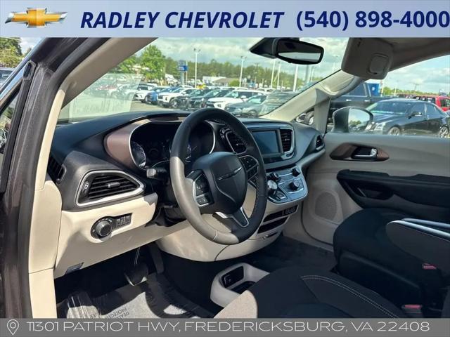 2023 Chrysler Voyager LX