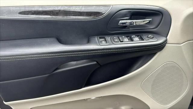 2015 Chrysler Town & Country Touring