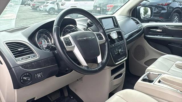 2015 Chrysler Town & Country Touring