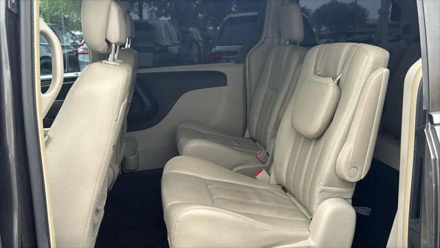 2015 Chrysler Town & Country Touring
