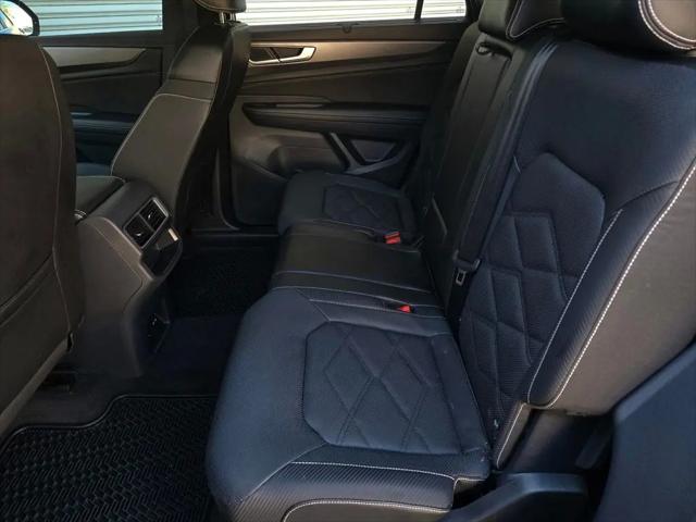 2024 Volkswagen Atlas Cross Sport 2.0T SE w/Technology