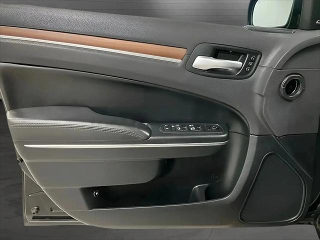 2017 Chrysler 300 C Platinum