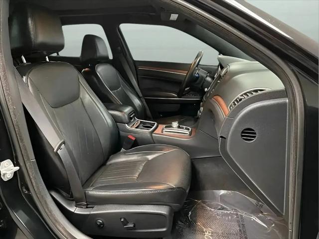 2017 Chrysler 300 C Platinum