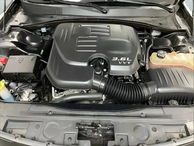 2017 Chrysler 300 C Platinum