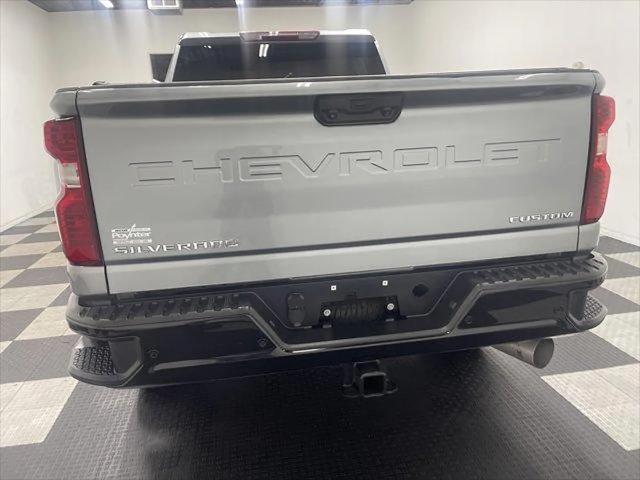 2024 Chevrolet Silverado 2500HD 4WD Crew Cab Standard Bed Custom