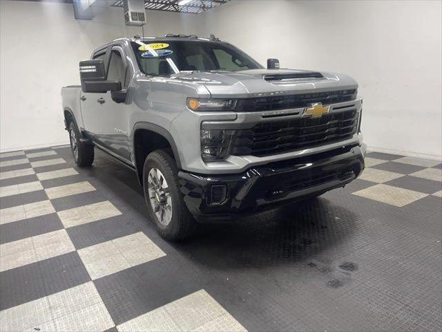 2024 Chevrolet Silverado 2500HD 4WD Crew Cab Standard Bed Custom