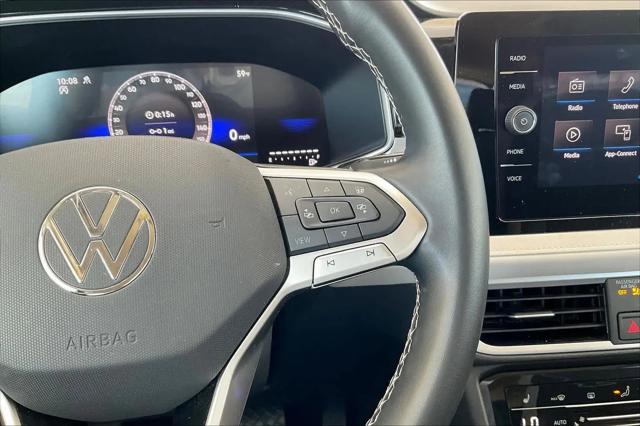 2025 Volkswagen Taos 1.5T SE
