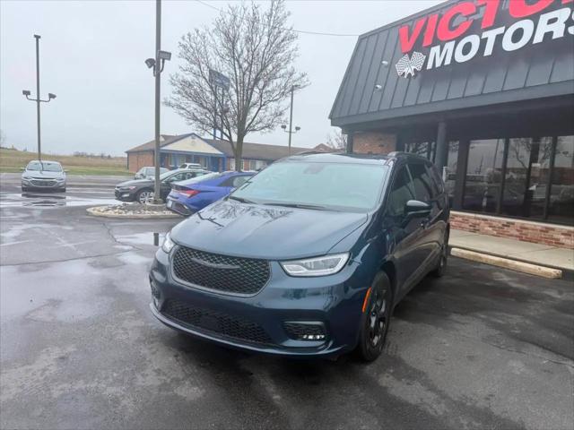 2024 Chrysler Pacifica Hybrid Premium S Appearance Pkg