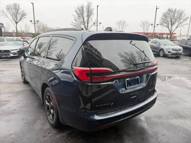 2024 Chrysler Pacifica Hybrid Premium S Appearance Pkg