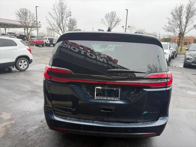 2024 Chrysler Pacifica Hybrid Premium S Appearance Pkg