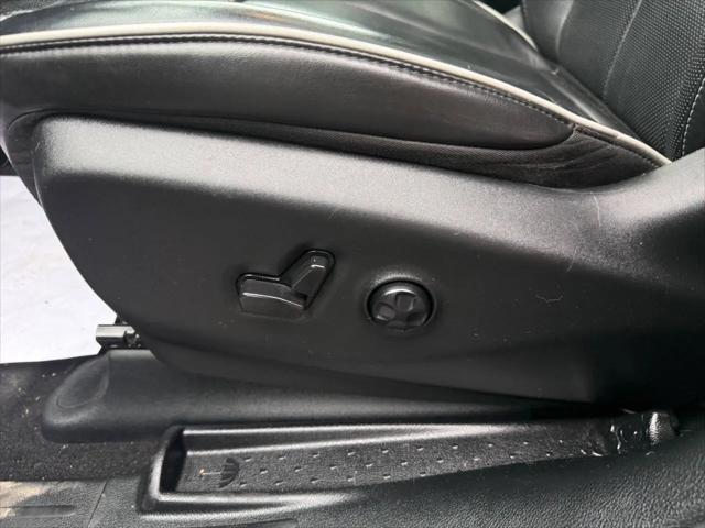 2024 Chrysler Pacifica Hybrid Premium S Appearance Pkg