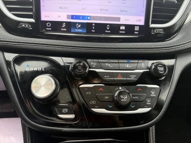 2024 Chrysler Pacifica Hybrid Premium S Appearance Pkg
