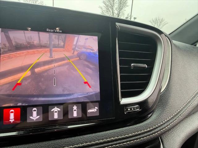 2024 Chrysler Pacifica Hybrid Premium S Appearance Pkg