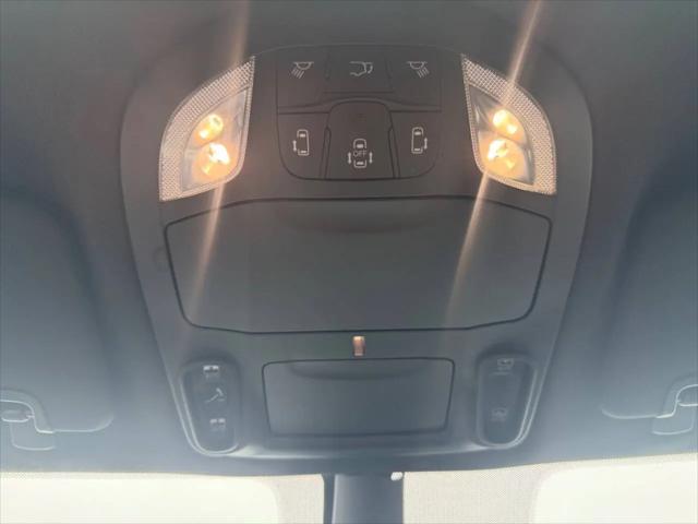 2024 Chrysler Pacifica Hybrid Premium S Appearance Pkg