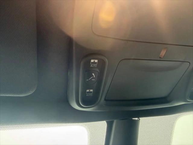2024 Chrysler Pacifica Hybrid Premium S Appearance Pkg