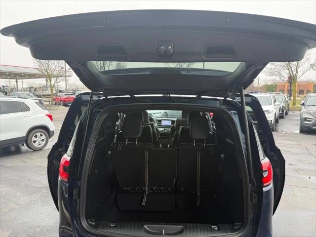 2024 Chrysler Pacifica Hybrid Premium S Appearance Pkg