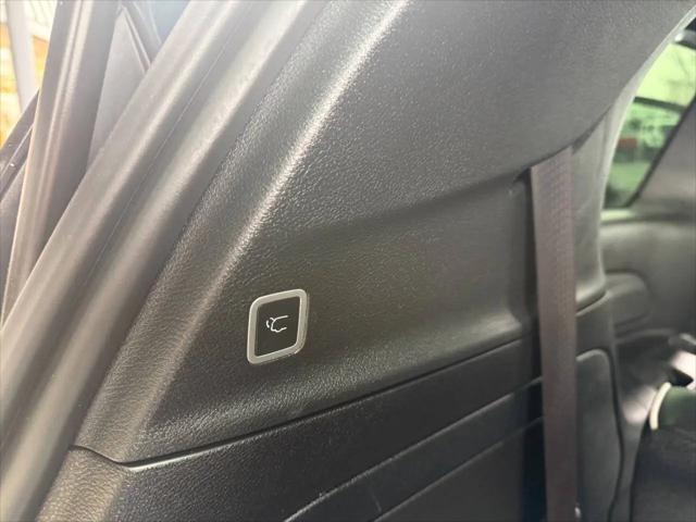 2024 Chrysler Pacifica Hybrid Premium S Appearance Pkg