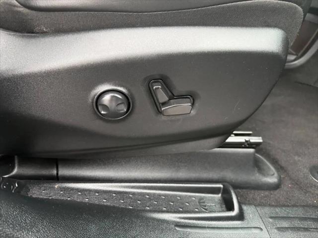 2024 Chrysler Pacifica Hybrid Premium S Appearance Pkg