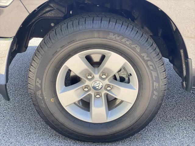 2024 Ram 1500 Classic Tradesman Crew Cab 4x4 5'7" Box