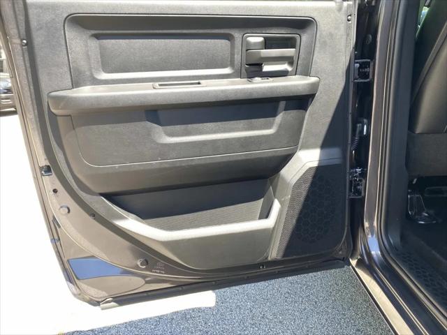 2024 Ram 1500 Classic Tradesman Crew Cab 4x4 5'7" Box