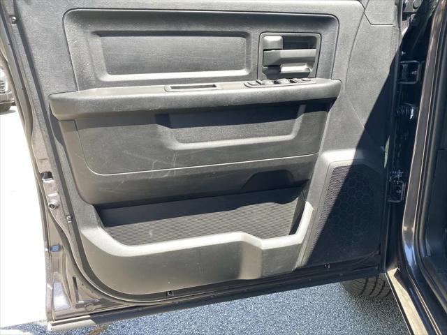 2024 Ram 1500 Classic Tradesman Crew Cab 4x4 5'7" Box