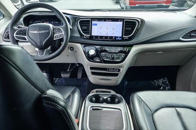 2023 Chrysler Pacifica Hybrid Touring L