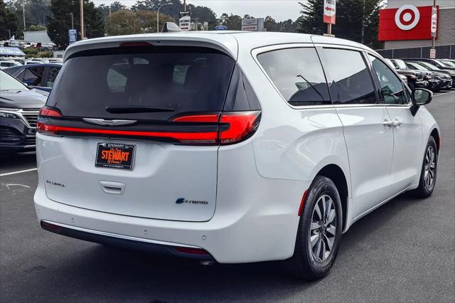 2023 Chrysler Pacifica Hybrid Touring L