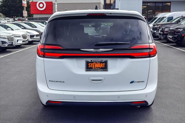 2023 Chrysler Pacifica Hybrid Touring L