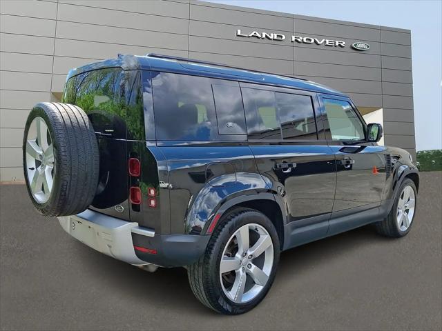 2023 Land Rover Defender 110 SE