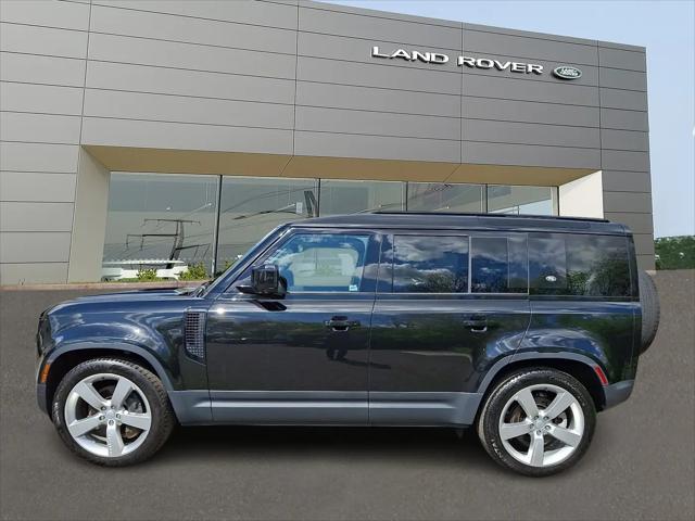 2023 Land Rover Defender 110 SE