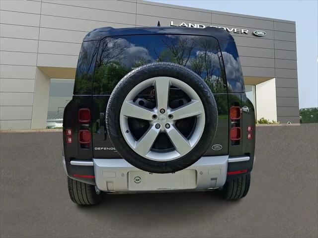 2023 Land Rover Defender 110 SE