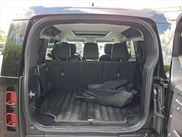 2023 Land Rover Defender 110 SE