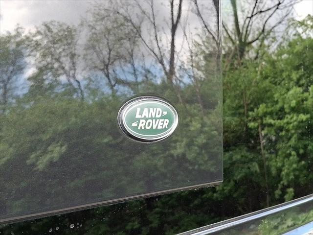 2023 Land Rover Defender 110 SE