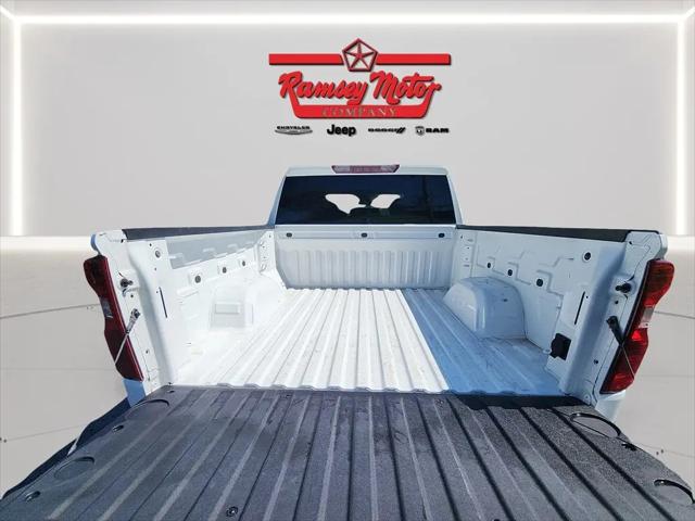 2023 Chevrolet Silverado 1500 4WD Crew Cab Standard Bed LT