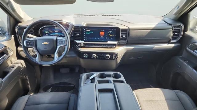 2023 Chevrolet Silverado 1500 4WD Crew Cab Standard Bed LT