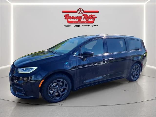 2024 Chrysler Pacifica Hybrid Premium S Appearance Pkg for sale in Harrison, AR