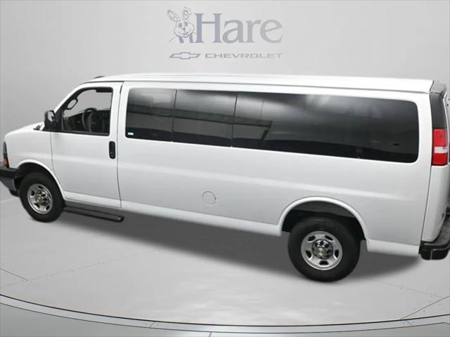 2025 Chevrolet Express Passenger RWD 3500 Extended Wheelbase LT