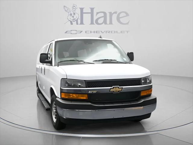 2025 Chevrolet Express Passenger RWD 3500 Extended Wheelbase LT