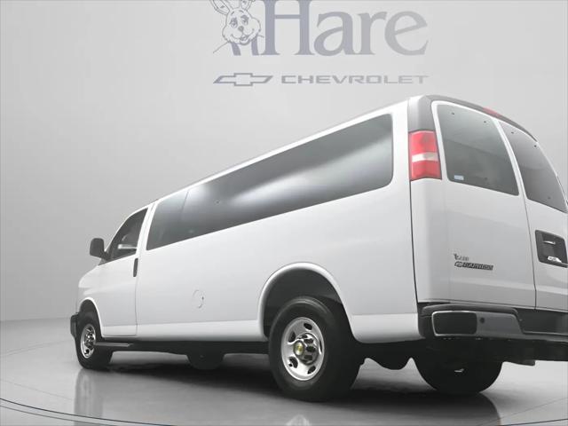 2025 Chevrolet Express Passenger RWD 3500 Extended Wheelbase LT