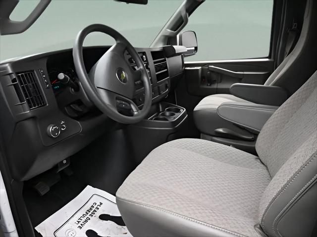 2025 Chevrolet Express Passenger RWD 3500 Extended Wheelbase LT
