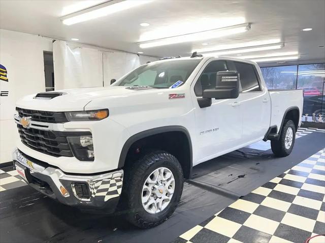 2024 Chevrolet Silverado 2500HD 4WD Crew Cab Standard Bed LT