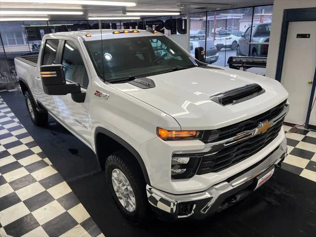 2024 Chevrolet Silverado 2500HD 4WD Crew Cab Standard Bed LT