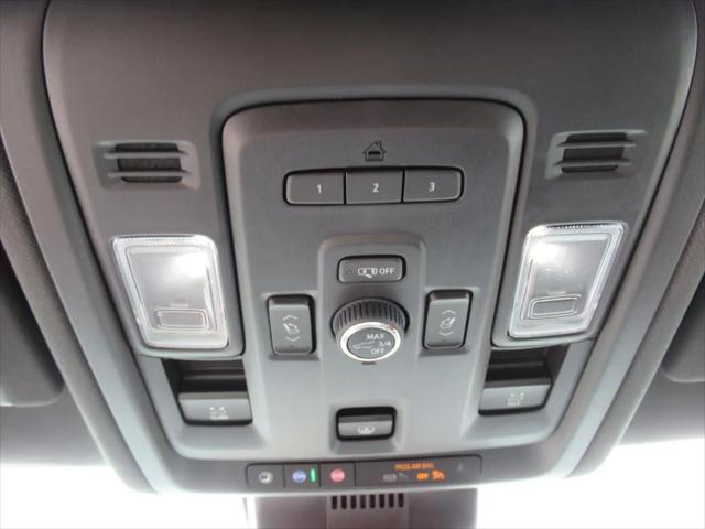 2024 GMC Yukon XL 4WD SLT