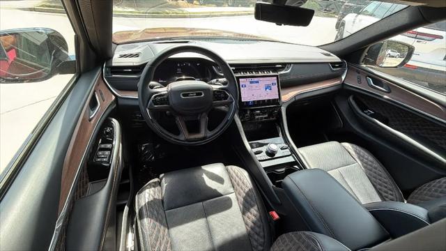 2025 Jeep Grand Cherokee L Summit 4x4