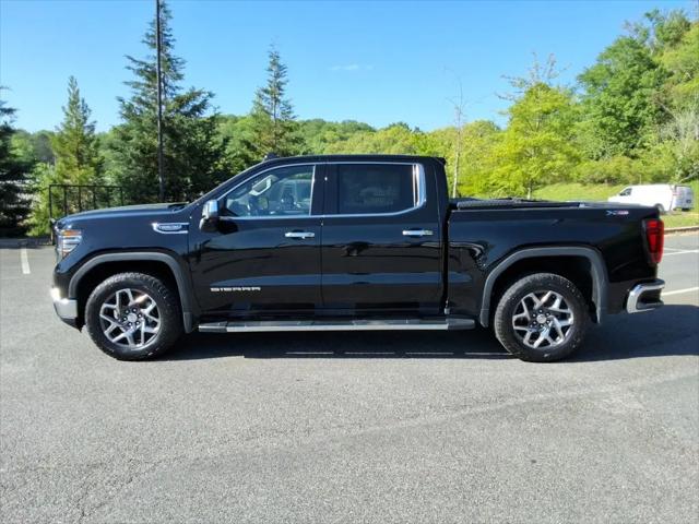 2022 GMC Sierra 1500 4WD Crew Cab Short Box SLT